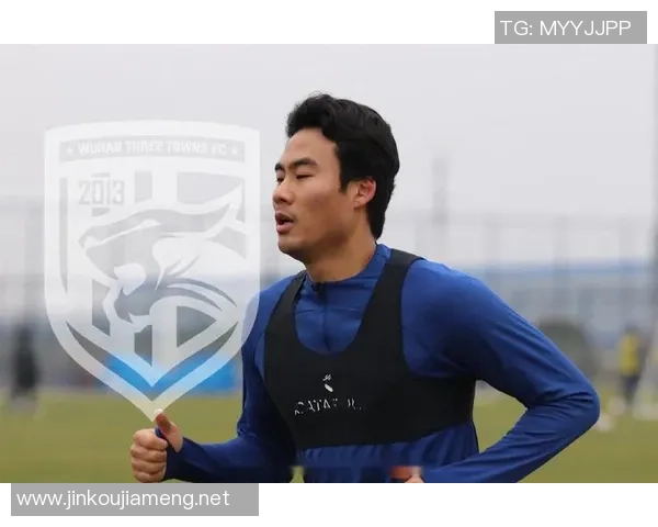 足球明星对韩流的热爱与追随背后的文化交流与影响分析